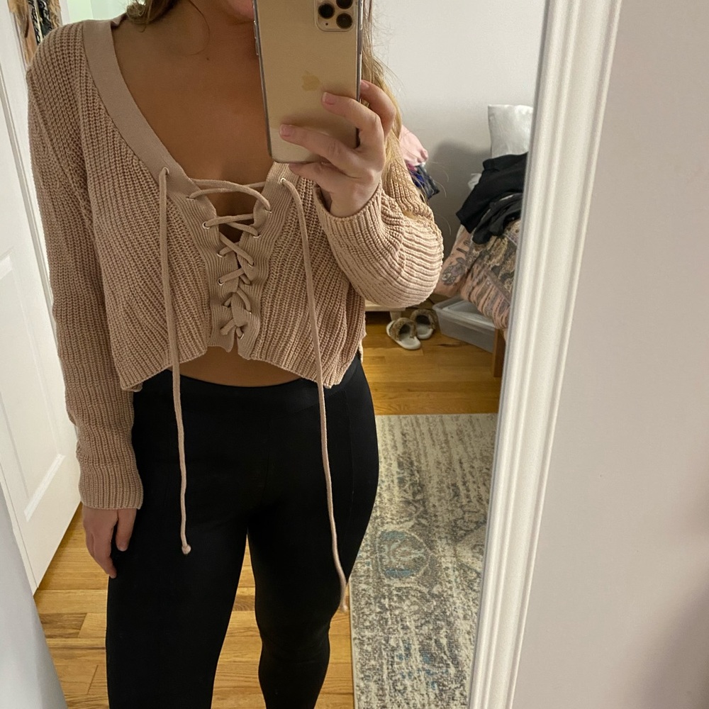 Sexy pink cropped tie-up sweater top!